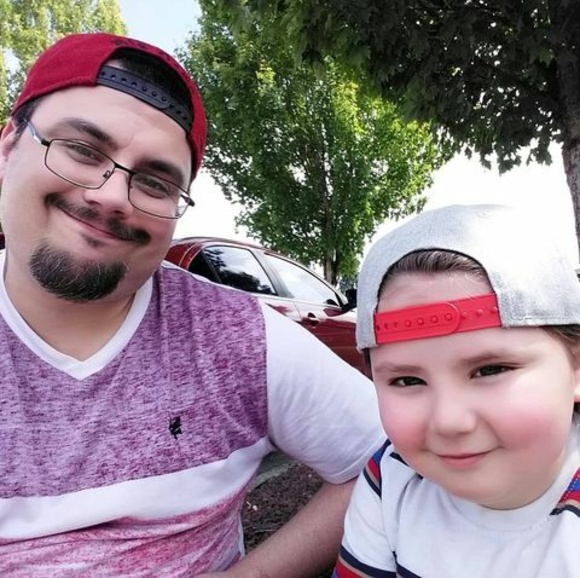 Meet your Posher, Lalo - Picture 1 of 1